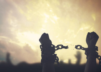 Doi deținuți au evadat din închisoare, după ce au săpat un tunel cu o periuță de dinți