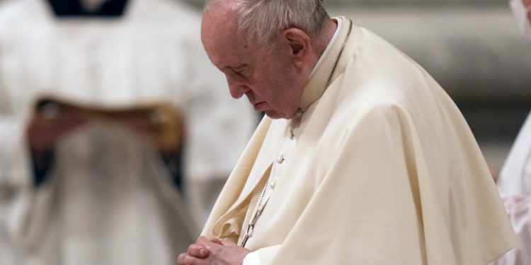 Papa Francisc are o infecție respiratorie și va rămâne în spital „câteva zile” pentru tratament