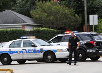 O fetiță de trei ani și-a împușcat mortal sora de 4 ani, în Texas