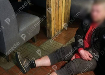 Пьяный житель Чекан хотел выстрелить в обидчика, но попал себе в ногу