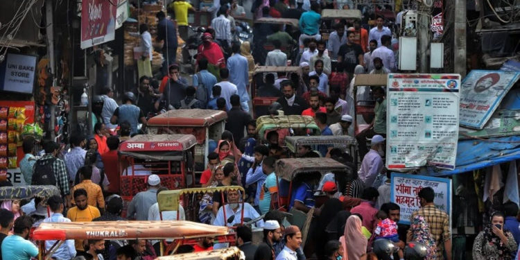 The Guardian: Индия обогнала Китай по количеству населения