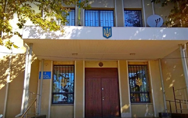 В Одесской области подозреваемый в краже зашил себе рот в знак протеста