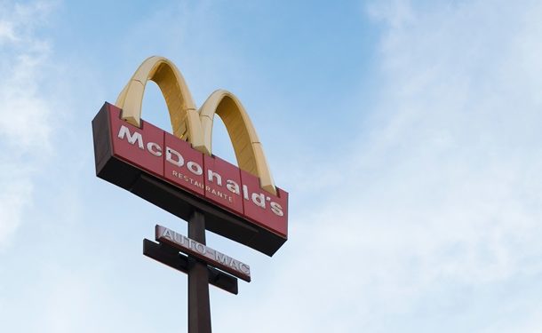 McDonald’s временно закрывает офисы в США из-за сокращения персонала