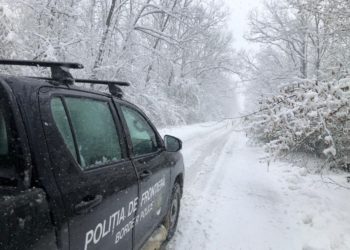 Движение транспорта на севере страны осуществляется в зимних условиях
