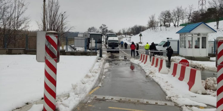 На границе с Румынией два КПП возобновили работу