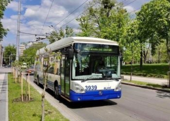 Бесплатный транспорт на Радоницу: когда ограничат въезд частных автомобилей на кладбища