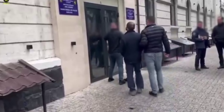 Полиция задержала двух мужчин подозреваемых в краже