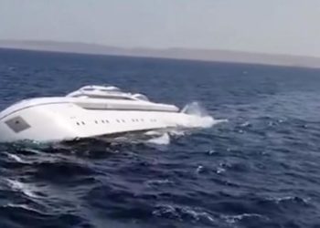 В Египте затонул катер с 26 туристами