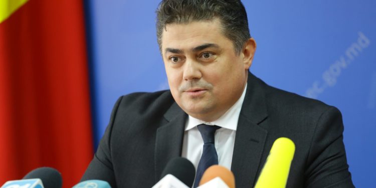 Ex-directorul ANRE Octavian Calmîc îndeamnă MoldovaGaz să ceară de la reglementator un preț mai mic la gazul natural. Reacția lui Vadim Ceban | VIDEO