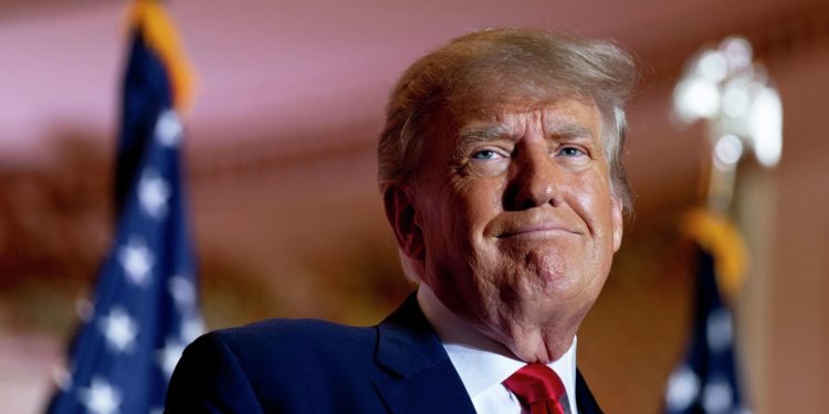 Трампу предъявили обвинения и отпустили