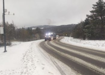 Câteva camioane au rămas blocate în nămeții de la Rîșcani! Avertismentul drumarilor | VIDEO