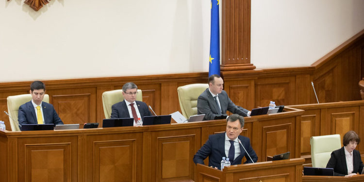 „Transparența decizională – afectată în proporție de 45%”. Promo-LEX, despre ultima ședință a Parlamentului