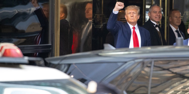 Адвокат Трампа назвал политическим преследование экс-президента