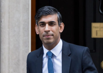 Premierul britanic, anchetat pentru un posibil conflict de interese