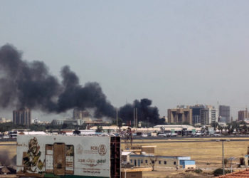 Bombardamente în capitala Sudanului. Forțele paramilitare susțin că au reușit o contralovitură de stat