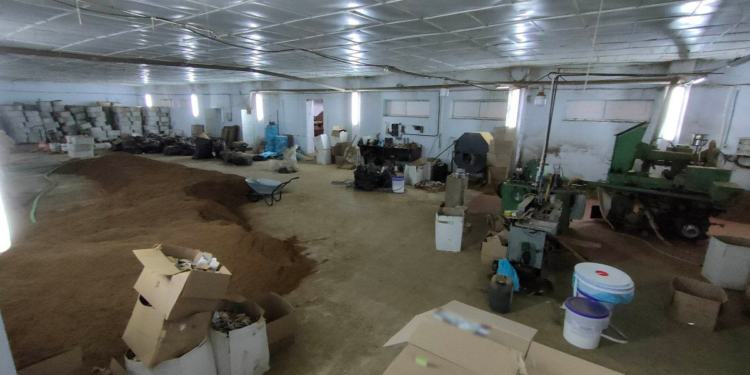 Noi detalii despre fabrica ilegală de țigări, deconspirată la Comrat: Acestea ajungeau, prin contrabandă, în Ucraina | VIDEO