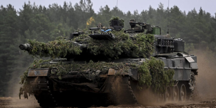 Producătorul german de armament Rheinmetall înfiinţează în România un centru de întreţinere pentru armele folosite în Ucraina