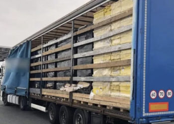 Moldovean, la volanul unui camion românesc, prins în Franța cu țigări în valoare de €6 mln