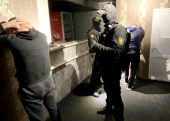 Detalii despre percheziții, unde oamenii legii au deconspirat activitatea unui grup criminal, parte componentă a organizației «Machena»: Poliția a făcut publice convorbiri telefonice | VIDEO