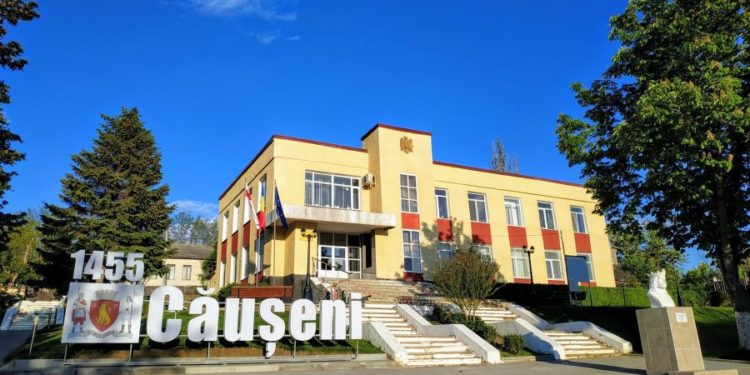 Un bărbat a leșinat sub privirile tuturor. S-a întâmplat la cimitirul din Căușeni