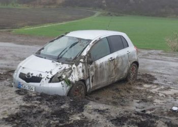 Accident grav pe traseul Chișinău-Cimișlia: O șoferiță și un copil, spitalizați, după ce s-au răsturnat cu mașina