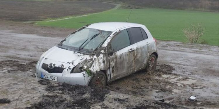 Accident grav pe traseul Chișinău-Cimișlia: O șoferiță și un copil, spitalizați, după ce s-au răsturnat cu mașina