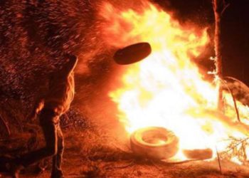 Fără rug în noaptea de Paști. Arderea anvelopelor este interzisă: Ce amenzi riscă persoanele care le vor organiza