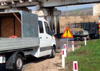 Râul Bîc s-a revărsat și a inundat drumul din Strășeni. Atenționarea autorităților