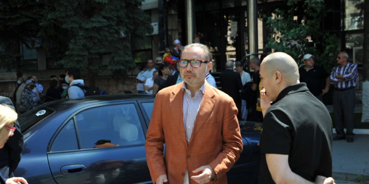 Ризю вывезли под конвоем из Молдовы. Его объявили в РМ нежелательной персоной на 15 лет