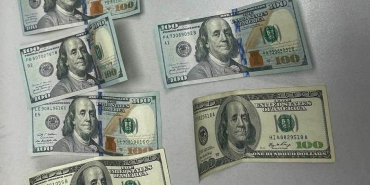 Un cetățean al Ucrainei, reținut de CNA pentru 72 de ore, după ce a încercat să mituiască un ofițer cu statut special