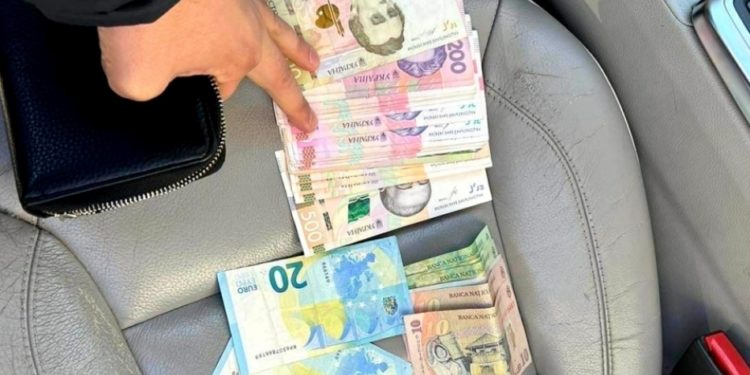 Șeful ANSA de la frontiera Giurgiulești și șase subalterni – în arest preventiv. Alți patru – cu brățări de monitorizare | VIDEO