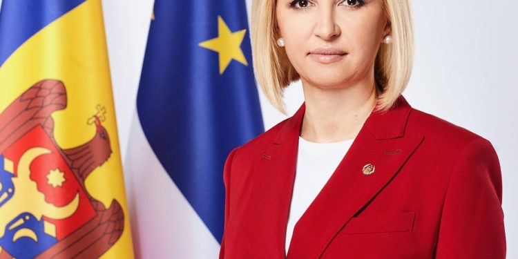 Влах подала декларацию о доходах перед уходом с поста башкана Гагаузии. Сколько она заработала в 2022 году?