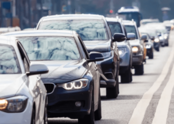 Напоминание водителям: ближний свет фар можно не включать уже с 1 апреля