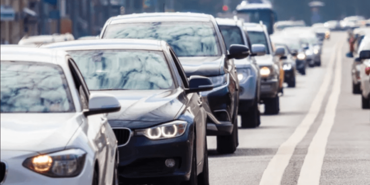 Напоминание водителям: ближний свет фар можно не включать уже с 1 апреля