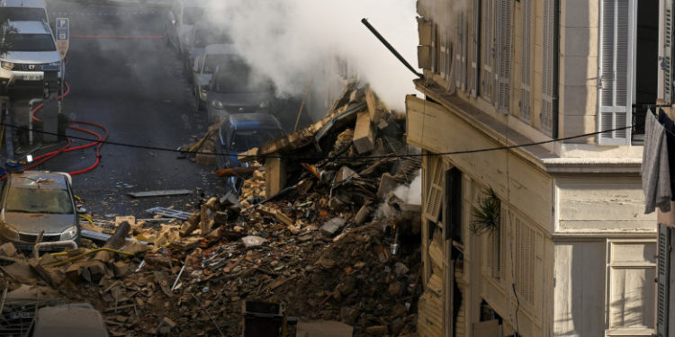 O explozie puternică a zguduit un cartier din Marsilia. O clădire s-a prăbușit complet iar alte două parțial