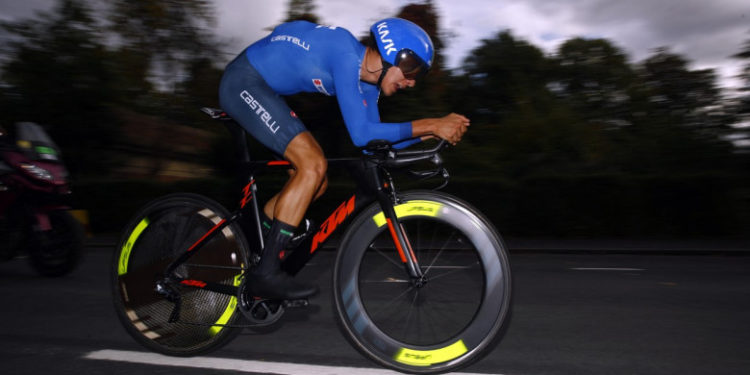 Un ciclist italian a fost dat afară din echipa sa după ce a omorât o pisică. Cui aparținea animalul