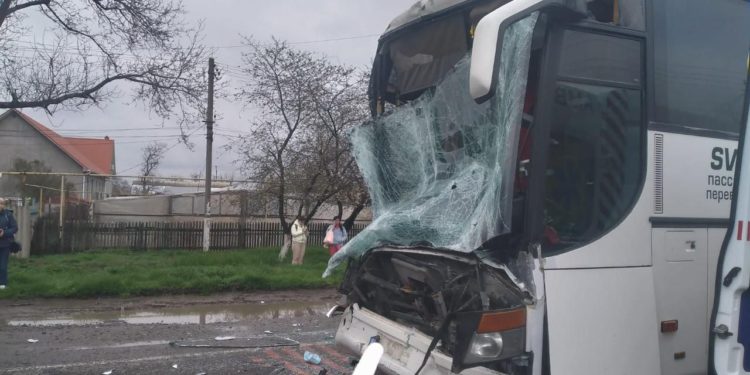 Detalii de la accidentul de la hotarul cu Ucraina. Pasagerii au fost transportați în Moldova în regim prioritar | VIDEO