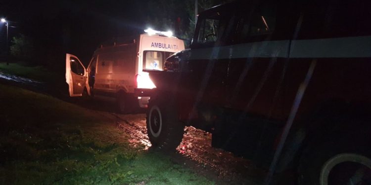 „Grație intervenției pompierilor, ambulanța blocată în glod a ajuns la pacient cu bine”. IGSU, despre misiunile în urma ploilor ambundente | VIDEO