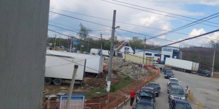 Очереди на КПП Скуляны при выезде из страны: десятки машин стоят в ожидании | FOTO