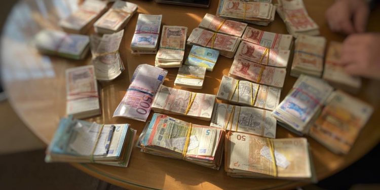 Noi detalii în dosarul contrabandei cu botox. Ce au depistat ofițerii vamali în urma perchezițiilor