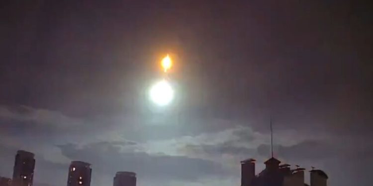 Obiect luminos misterior, observat pe cerul Kievului. Declarațiile șefului administrației militare din Ucraina  | VIDEO