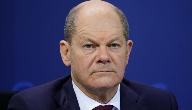Шольца проверят на причастность к мошенничеству в 30 млрд евро — Politico