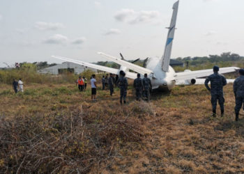 Un avion plin cu pasageri a pierdut o parte din trenul de aterizare și nu a mai ajuns pe pistă