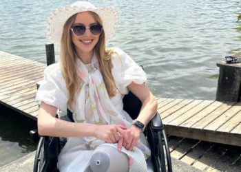 Marcela Paladi, tânara care a rămas fără picioare în urma tragicului accident, învață să meargă din nou | VIDEO