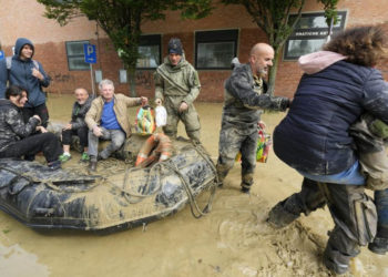 Из-за наводнений в Италии погибли 11 человек