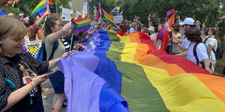 Румыния должна признать однополые браки. Решение ЕСПЧ