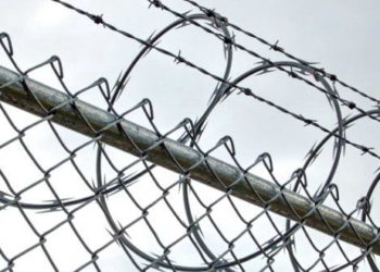 «Задержан с лопатой и наркотиками». Подробности в деле подростков, у которых обнаружили запрещенные вещества на 1,5 млн леев | VIDEO