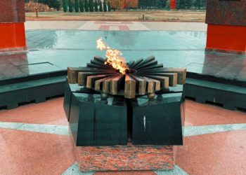 «Кощунство и мерзкая провокация». Законопроект ПДС о переименовании и переносе даты Дня Победы вызвал жесткую реакцию многих политиков | VIDEO