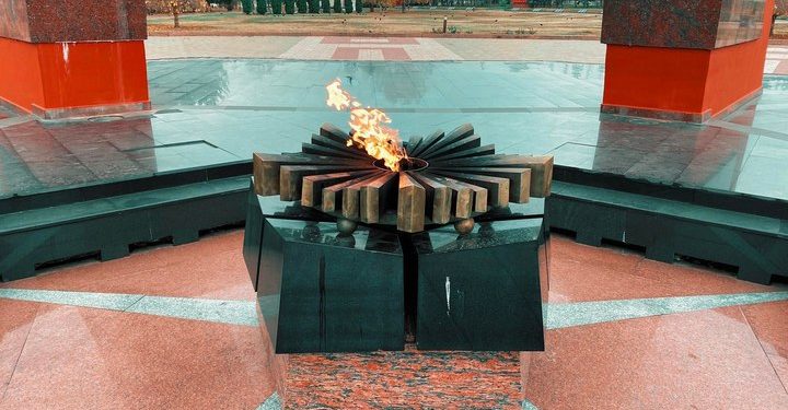 «Кощунство и мерзкая провокация». Законопроект ПДС о переименовании и переносе даты Дня Победы вызвал жесткую реакцию многих политиков | VIDEO