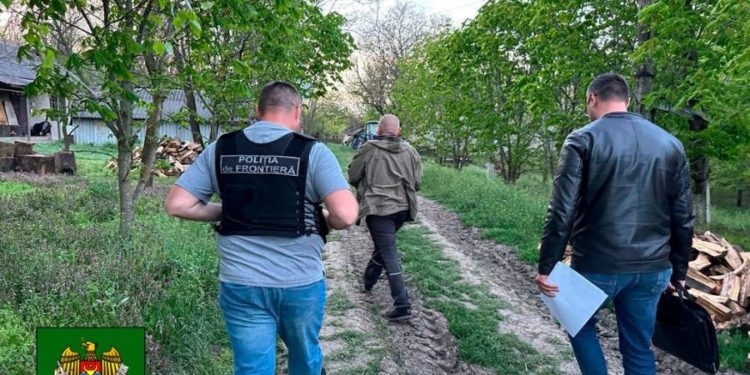 Молдаванин помогал гражданам Украины незаконно пересекать границу. Сколько он просил за свои «услуги»